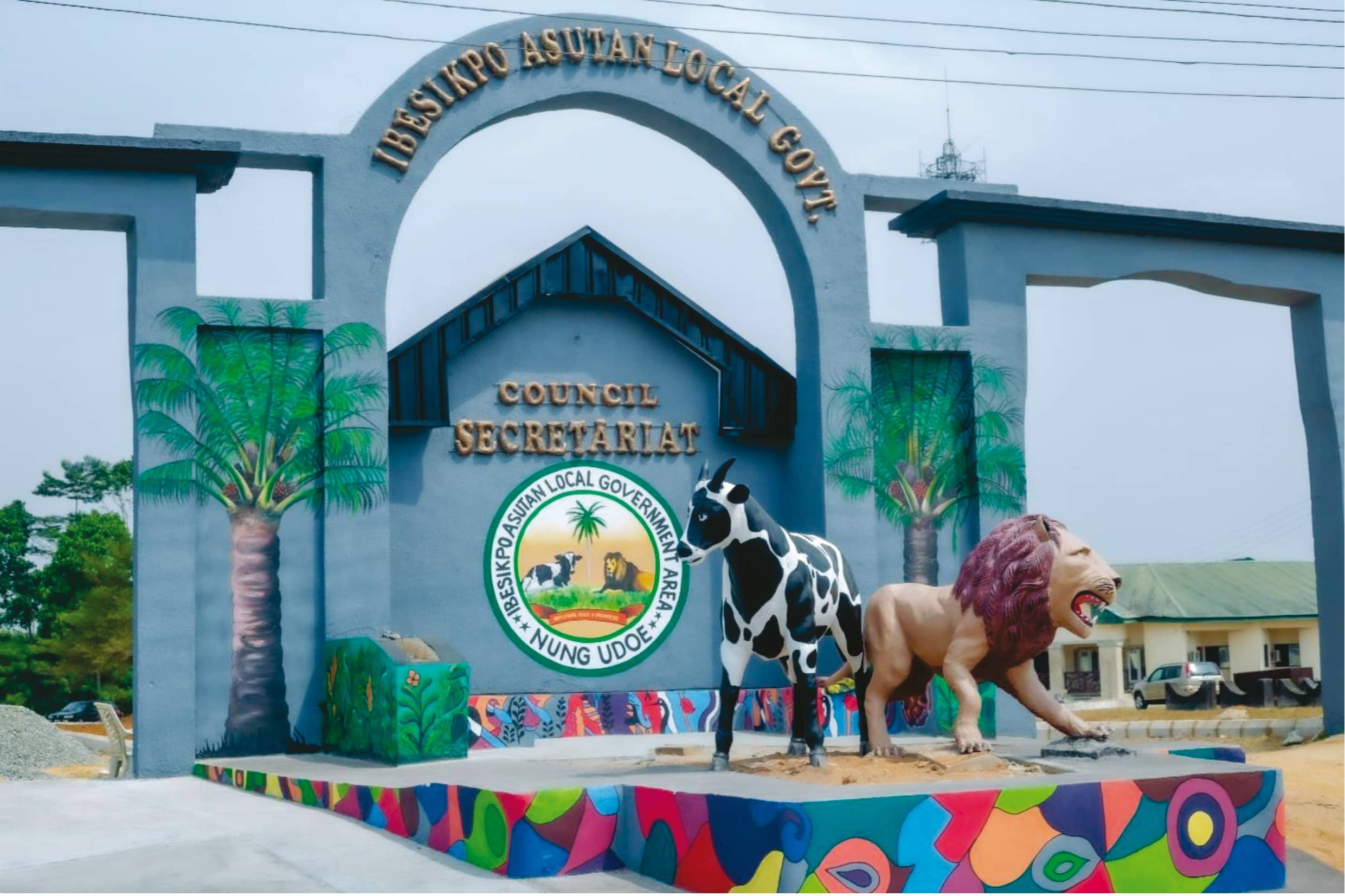Council Secretariat & LGA Monument — photo 3